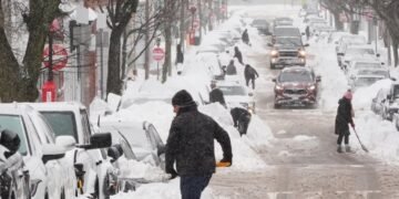 Nueva corriente de aire del Ártico/ Tormenta deja 30 muertos, cancelan miles vuelos EU