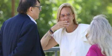 La hija de Edmundo González informa que pudo ver a su esposo en una cárcel de Venezuela tras 374 días