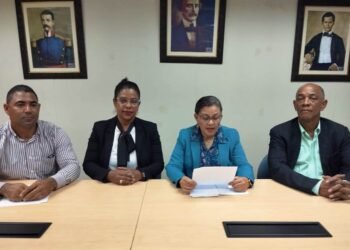 Inspectores denuncian Ministro de Trabajo viola ley al contratar personas sin concurso