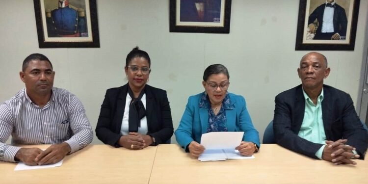 Inspectores denuncian Ministro de Trabajo viola ley al contratar personas sin concurso