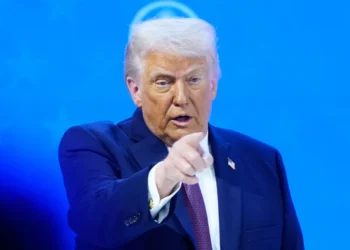 Trump demanda a JPMorgan por 5.000 millones de dólares, alega que el banco cerró sus cuentas por motivos políticos