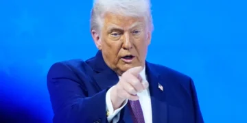 Trump demanda a JPMorgan por 5.000 millones de dólares, alega que el banco cerró sus cuentas por motivos políticos