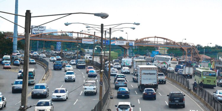 República Dominicana compró menos vehículos en 2025; la importación cayó 2.72 %