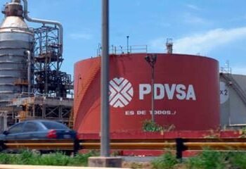 Estatal venezolana PDVSA confirma negociación para venta de petróleo a Estados Unidos