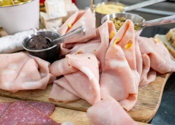 ¿El jamón de pavo es saludable? La verdad oculta detrás de este “superalimento” fit