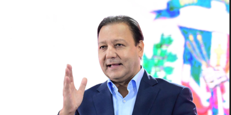 Abel Martínez retira su nombre del proceso interno del PLD y ratifica su proyecto presidencial para 2028