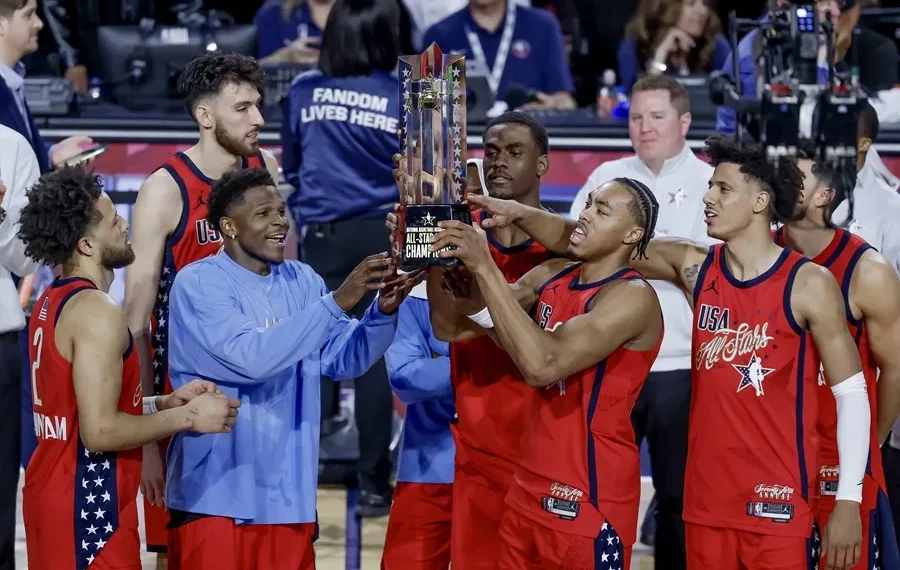 Booker, Edwards y compañía imponen su ley en el nuevo formato del ‘All Star’ NBA