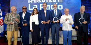 Indotel rinde homenaje póstumo a Radhamés Aracena en el Día Mundial de la Radio