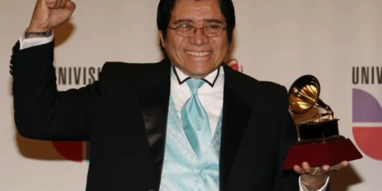 El salsero puertorriqueño Bobby Cruz anuncia su retiro de los escenarios