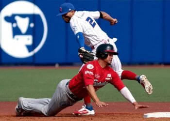 En un duelo calificado como histórico, la República Dominicana derrotó 16-15 a Panamá
