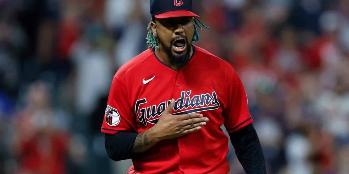 «Tira una piedra al primer gallo»: El código secreto de Emmanuel Clase en una trama de apuestas