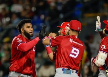Serie del Caribe: Leones del Escogido vencen a Charros de Jalisco en un emocionante primer partido