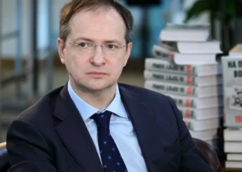 Vladimir Medinski, el hombre que aviva la obsesión militar de Putin y promueve la sumisión de Ucrania