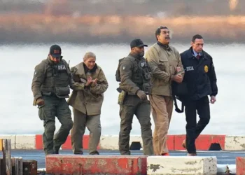 La disputa sobre quién debe pagar la defensa de Maduro en EE.UU. (y qué ha pasado en otros casos contra expresidentes extranjeros)