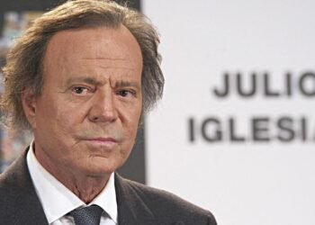 Julio Iglesias rompe el silencio y demanda a elDiario.es por graves acusaciones