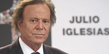 Julio Iglesias rompe el silencio y demanda a elDiario.es por graves acusaciones