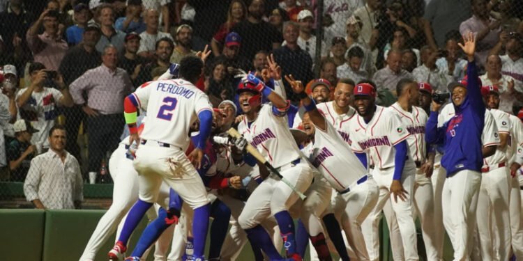 Caminero, Soto, Machado y Tatis Jr. brillan y Dominicana aplasta a Detroit en el Quisqueya