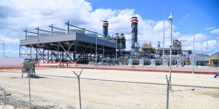 Abinader inaugura planta eléctrica de 414 megas en Manzanillo