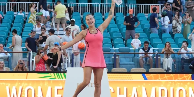 Aryna Sabalenka vence a Coco Gauff en la final del Abierto de Miami