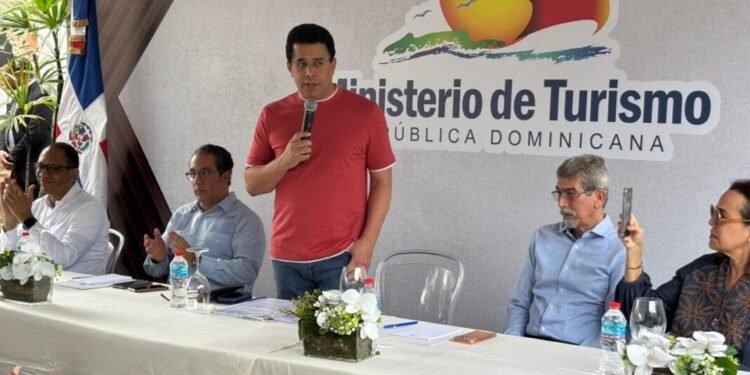 “Al que le pique, que se rasque”; David Collado defiende cifras récord del turismo dominicano