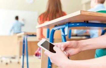 Educación socializa regular el uso de celulares en centros educativos públicos y privados