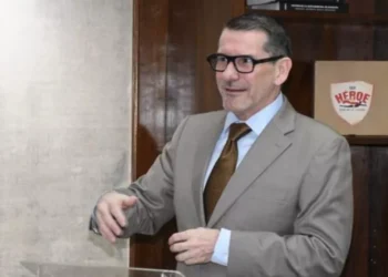 Científico paraguayo investiga el tejido nervioso para evitar la metástasis del cáncer