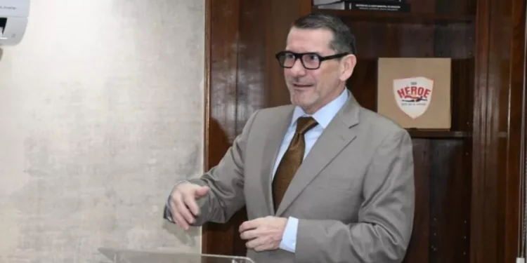 Científico paraguayo investiga el tejido nervioso para evitar la metástasis del cáncer