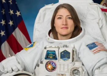 Cómo afecta Artemis II a la salud de Christina Koch: cáncer, fertilidad y otros riesgos que asume la primera mujer en el espacio profundo