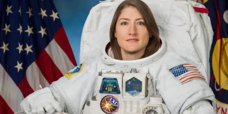 Cómo afecta Artemis II a la salud de Christina Koch: cáncer, fertilidad y otros riesgos que asume la primera mujer en el espacio profundo