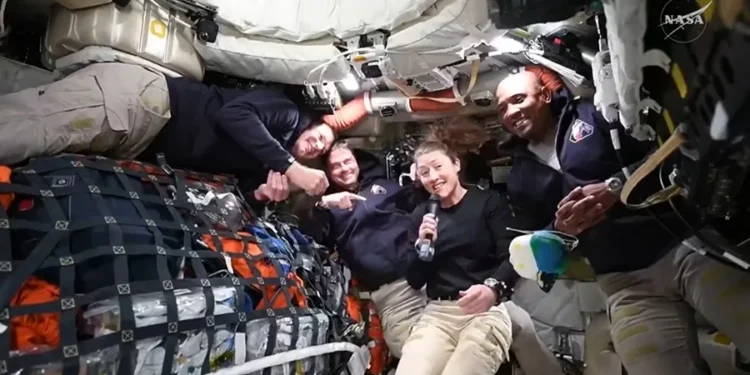 58 tortillas, cinco salsas picantes y un baño: la vida en la nave espacial Orión