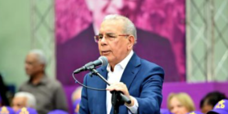 Danilo Medina: «Gobierno PRM improvisa, no tiene plan ante crisis»