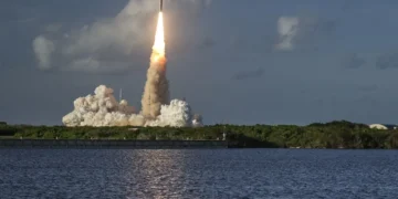 La NASA autoriza para hoy el salto final de Artemis II hacia la Luna