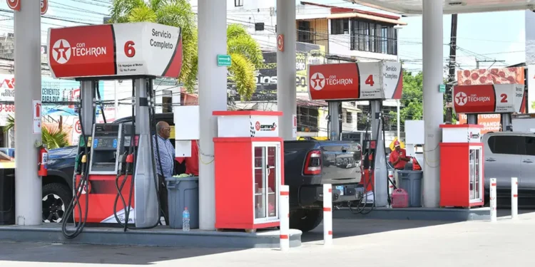 Gasto en combustibles ya rebasa lo previsto para el año completo