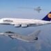 La breve competencia entre un caza Eurofighter y un avión comercial Airbus