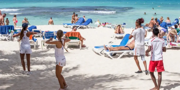 Collado destaca cifras récord en Semana Santa 2026 con más de 333 mil visitantes