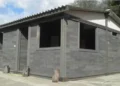 Casas hechas con plástico reciclado: la tendencia que promete revolucionar la construcción