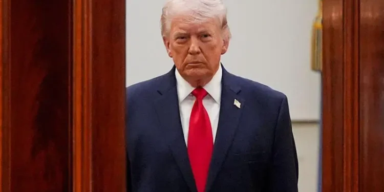 Las sospechas de uso de información privilegiada para manipular los mercados que se ciernen sobre la presidencia de Trump