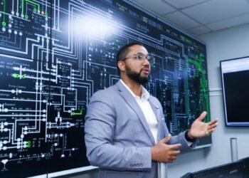 Gobierno pone en operación simulador de entrenamiento para el sistema eléctrico