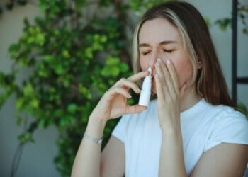 Un ensayo clínico prueba un aerosol nasal para revertir signos del envejecimiento cerebral