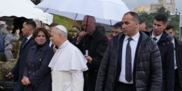 León XIV advierte de que “la concentración de poder tecnológico” amenaza la democracia