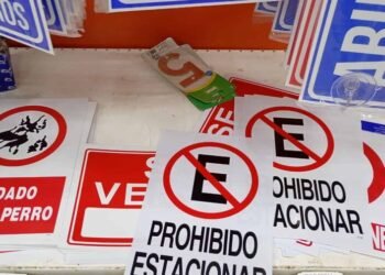 Señales de tránsito en República Dominicana: ¿quién puede colocarlas y cuándo son válidas?