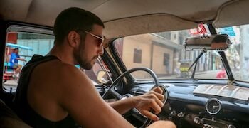 Es noruego, trabajó como taxista en Cuba y narra la “desilusión” de un pueblo sumido en una eterna crisis: “Salí con el corazón roto”