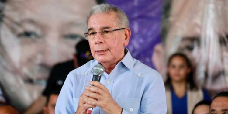 ¿Por qué Danilo Medina considera “sospechosa” la suspensión de encuestas por parte de la JCE?