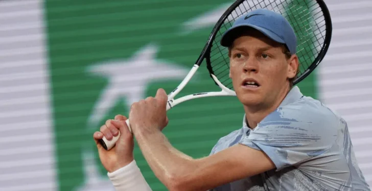 Sorpresa en Roland Garros: el número uno del mundo, Jannik Sinner, eliminado en segunda ronda