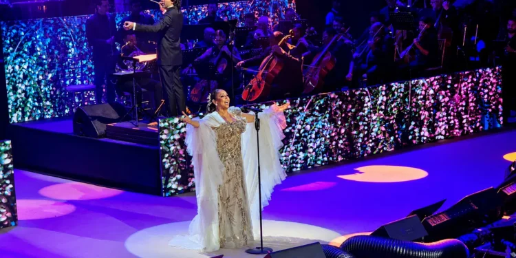 Isabel Pantoja estremeció Chavón con lágrimas, clásicos y mucha pasión
