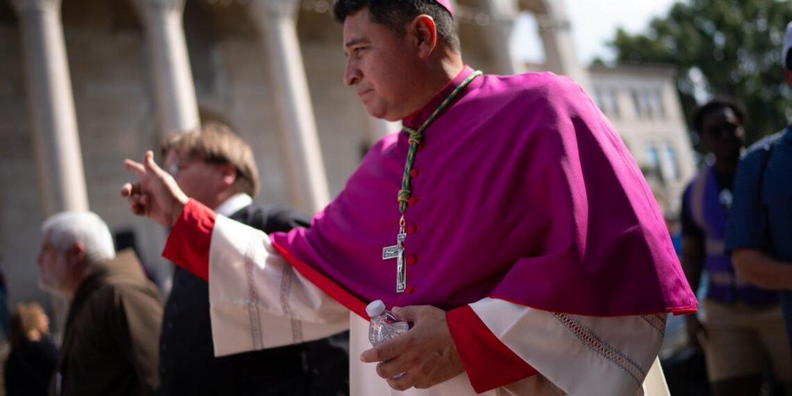 Un migrante que llegó a EEUU escondido en un maletero: Nuevo obispo nombrado por León XIV