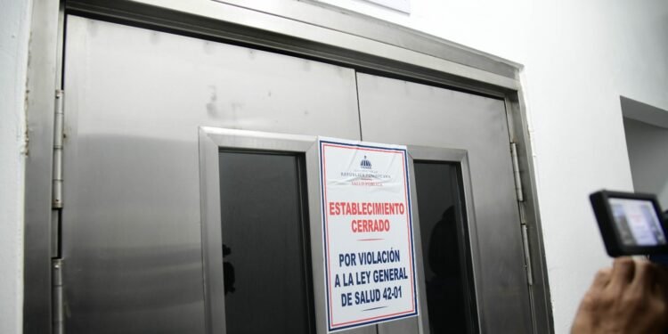 Cierran más de 500 centros de salud y estéticas por incumplir normas sanitarias