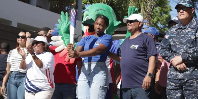 Barahona abraza la unidad y la inclusión en paso recorrido antorcha Santo Domingo 2026