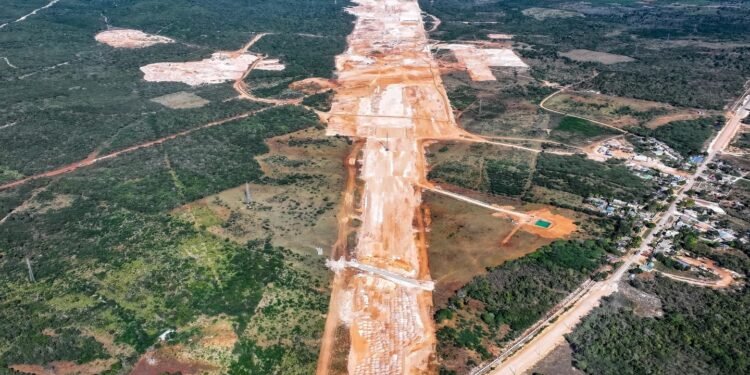 Freund: “Aeropuerto de Cabo Rojo estará operativo para julio de 2027”