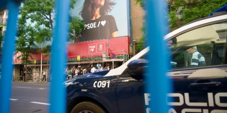 «O está pillado o está fuera de sí»: implosión del PSOE ante un Sánchez que niega el derrumbe